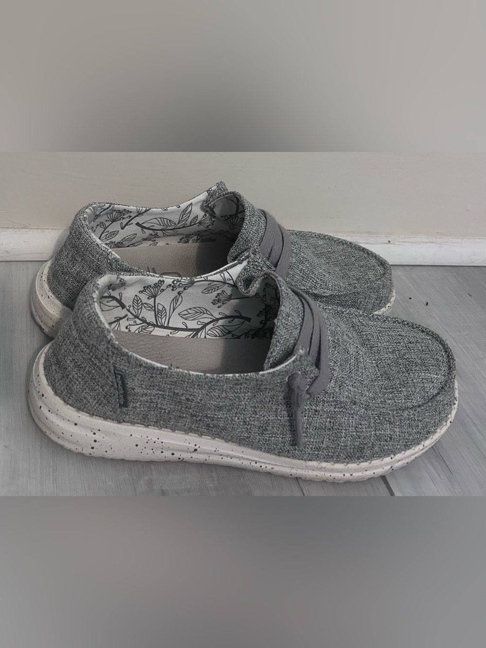 Hey Dude Women's Wendy linen Slip-On Casual Sneakers in Heather Gray. Size 6